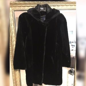 Dennis Basso faux fur coat with hood Medium